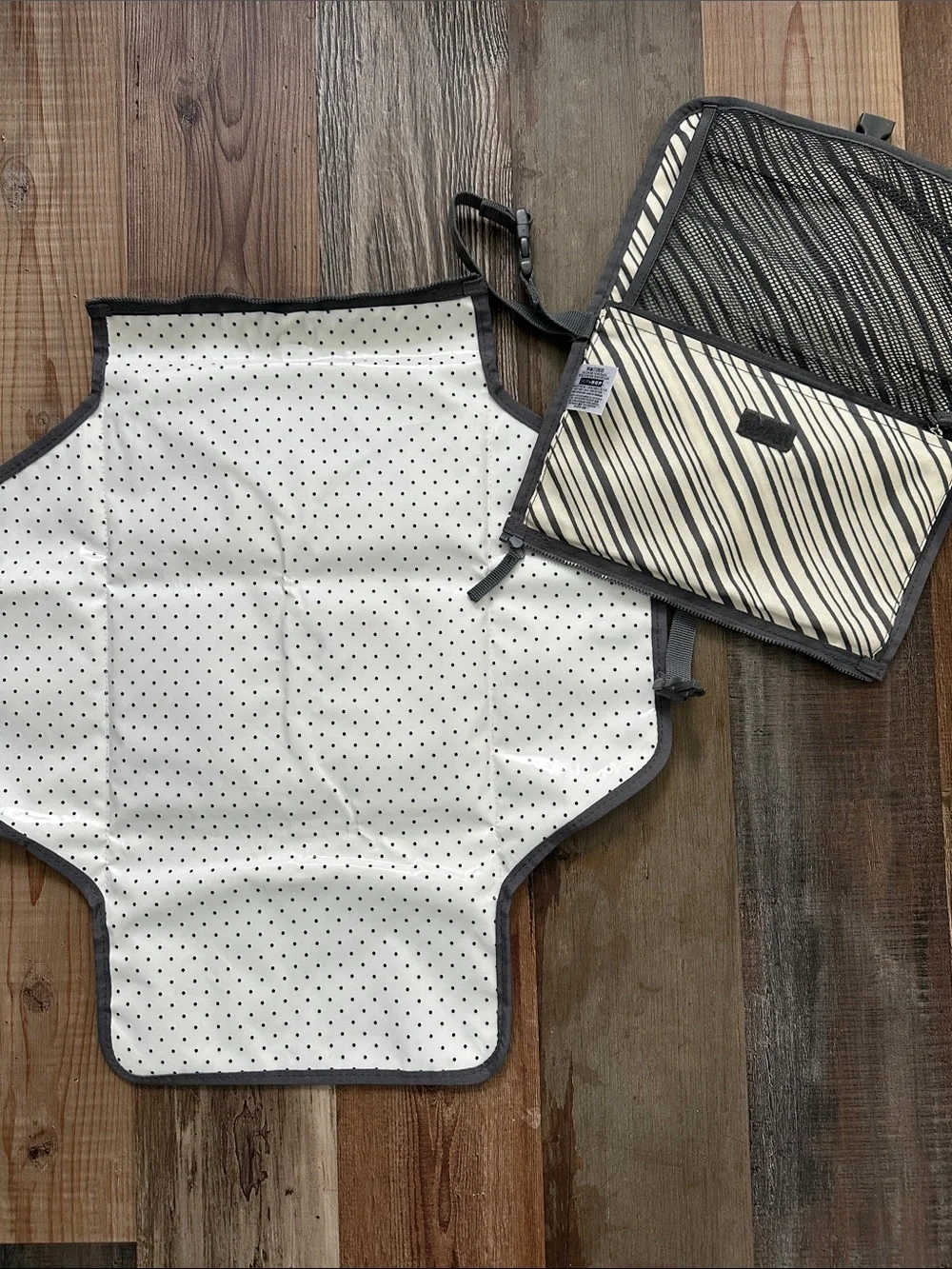 Skip Hop Baby/Kids Changing Mat & Organizer in Cream with Gray Trim
